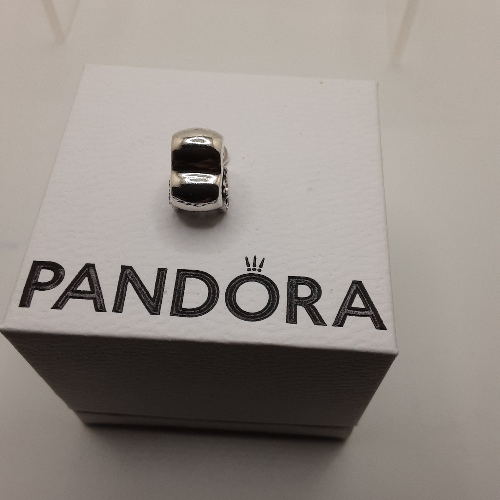 Authentic Pandora Sparkling Paw Print & Heart Charm - EUC - Picture 6 of 8